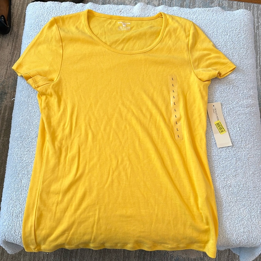 Jones NewYork yellow top, size Large.  New.